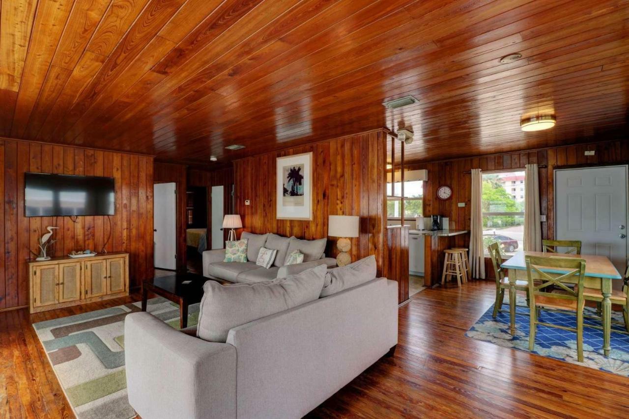 Estero Island Apartment With Boat Dock Fort Myers Beach Exterior photo